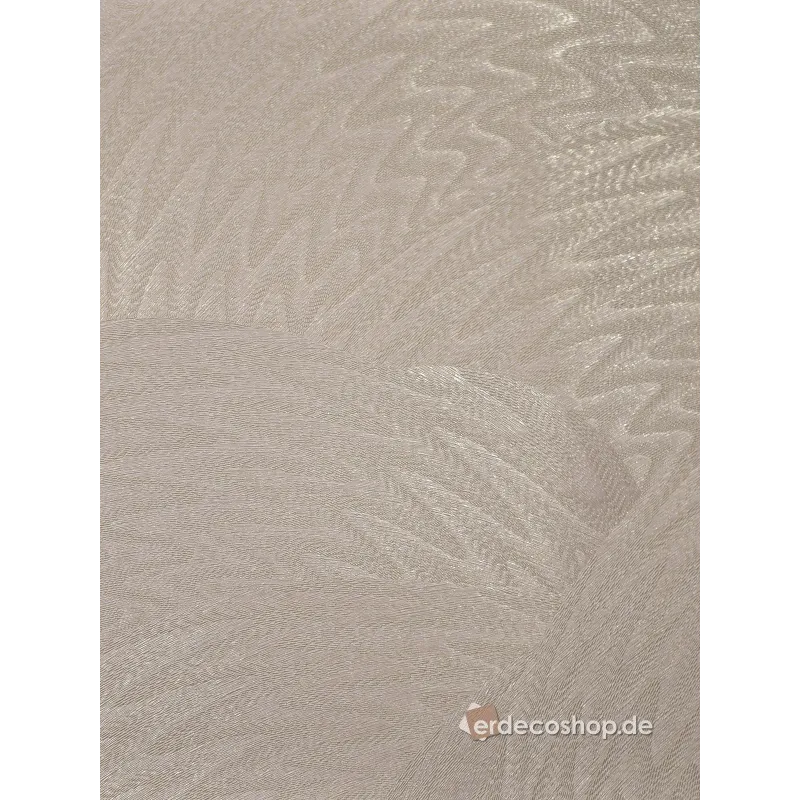 Salmon-colored embossed wallpaper from the Savana collection with a wavy feather-like pattern